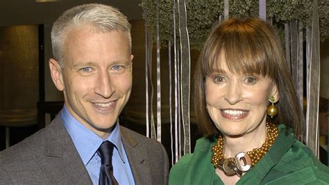 who is anderson cooper mom